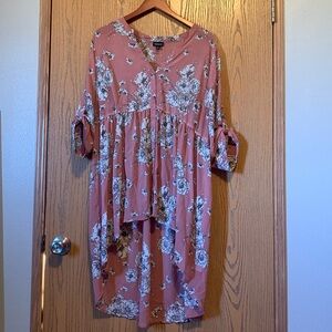 Torrid size 1 high-low floral shear top